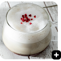 アーモンドストロベリーラテ