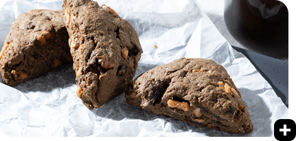 くるみとドライいちじくの全粒粉コーヒースコーン