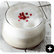 アーモンドストロベリーラテ